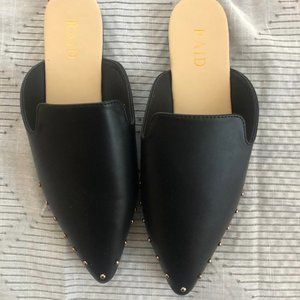 NWT Pointed Toe Flat Mules